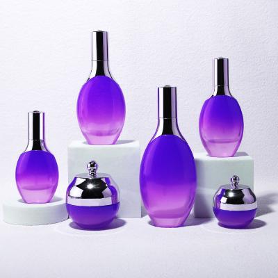 مجموعة زجاجات مستحضرات التجميل الزجاجية ذات الكتف المسطح مع غطاء من الألومنيوم